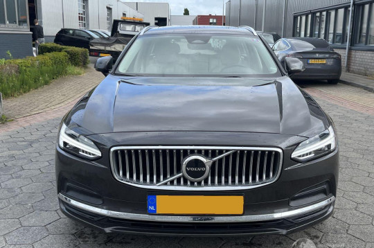 Volvo V90, 2021