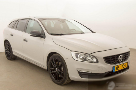 Volvo V60, 2015