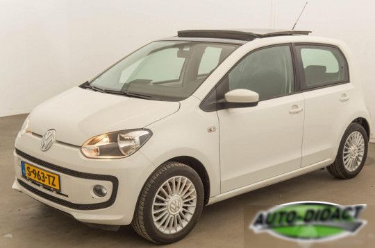 Volkswagen Up!, 2015