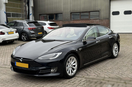 Tesla Model S, 2018