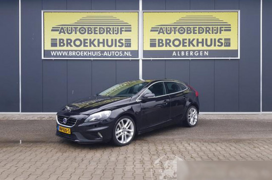 Volvo V40, 2015