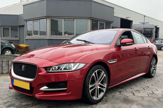 Jaguar XE, 2016