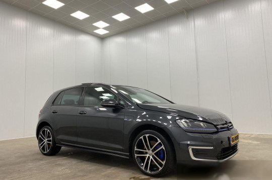 Volkswagen Golf, 2015