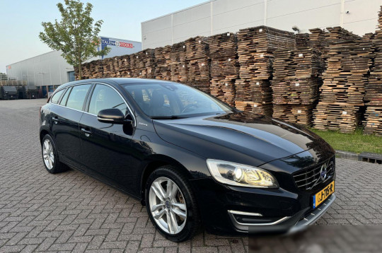 Volvo V60, 2015