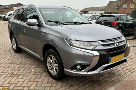 Mitsubishi Outlander, 2015