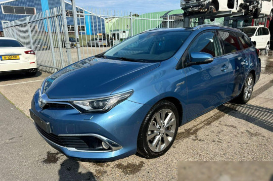 Toyota Auris, 2015