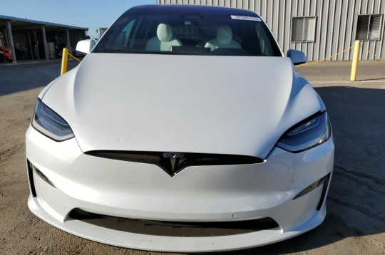 Tesla Model X, 2022