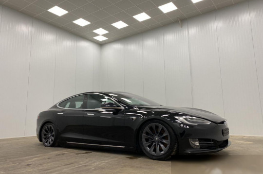 Tesla Model S, 2020